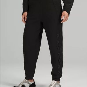 Lululemon 🍋 Braided Detail High Rise Jogger Black Size 4 in EUC